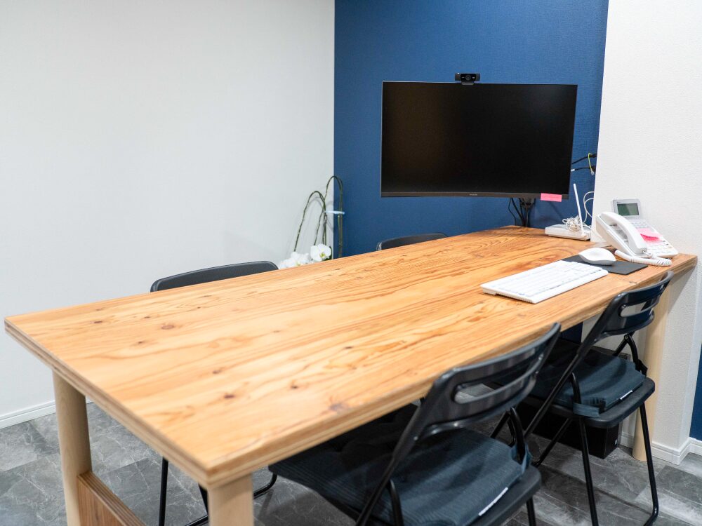 大阪市城東区のリフォーム会社【株式会社日高工建】事務所打合せスペース①