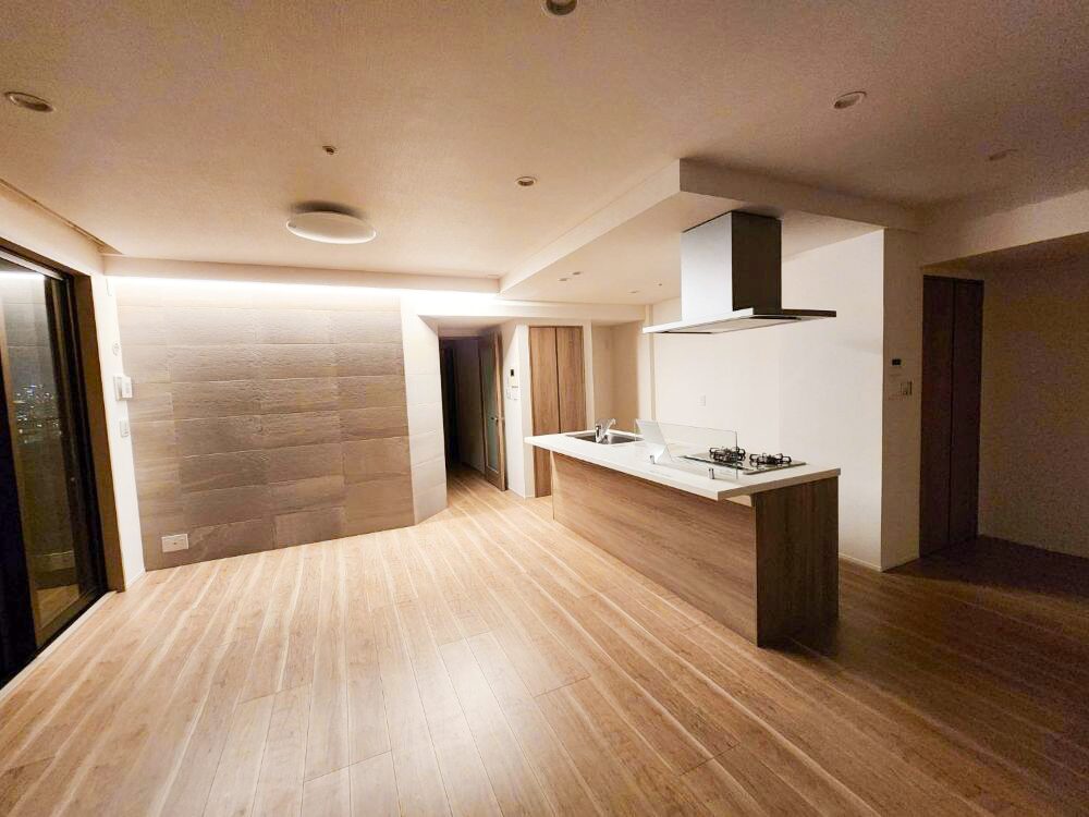 大阪市港区タワーマンションリノベーション:アイランド型キッチンがあるリビング