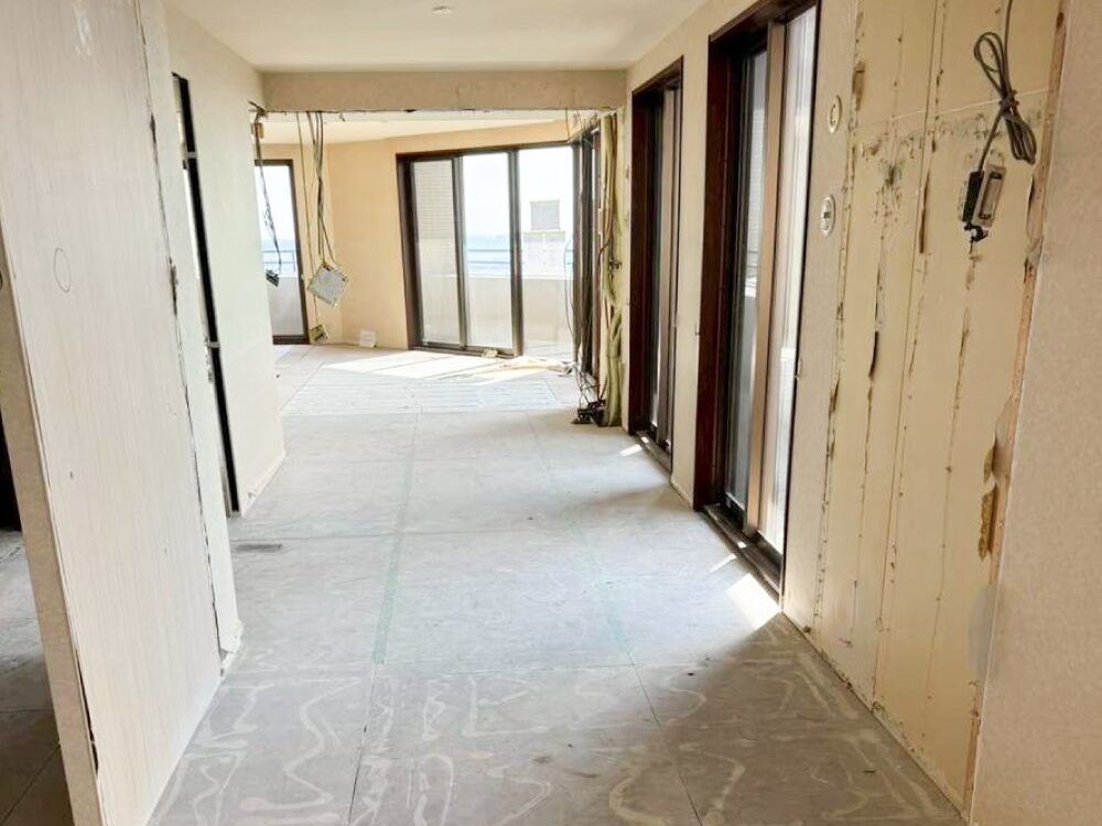 大阪市港区タワーマンションリノベーション:解体後の様子。